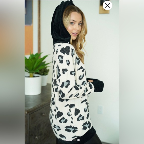 NWOT White Birch hooded top size M - Picture 2 of 5